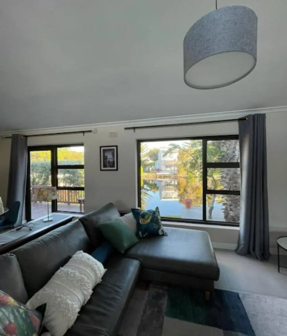 Spearhead On Lake Accommodation-5A Marina da Gama Apartment
