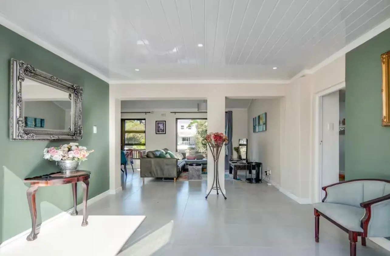 Spearhead On Lake Accommodation-5A Marina da Gama Apartment