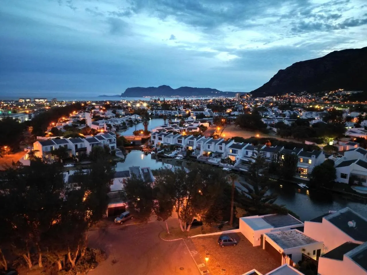 Spearhead On Lake Accommodation-5A Marina da Gama